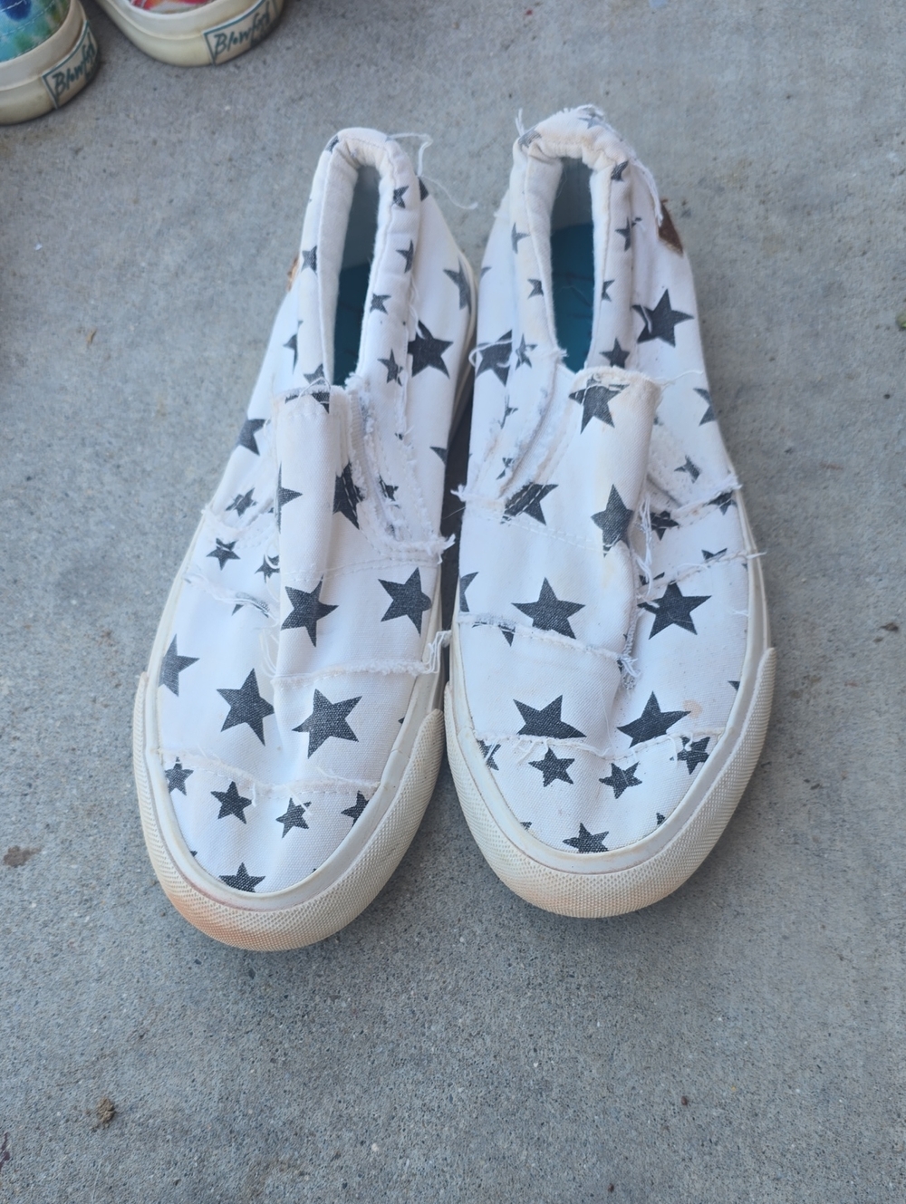 Women’s Slip-On Star Print Sneakers - White/Black